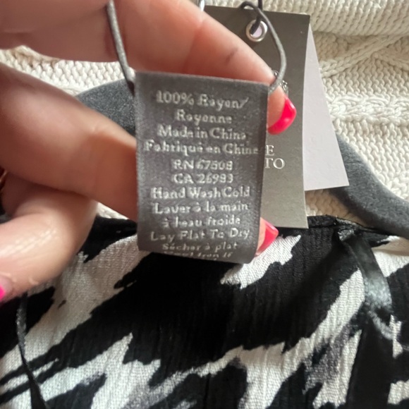 NEW! Vince Camuto Black and White Women's Wrap, Kimona, Ruana Style OSFM - Picture 12 of 16